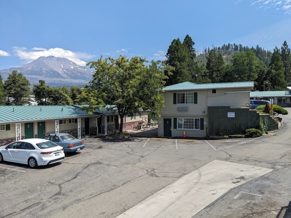 Hi-Lo Motel, Cafe and RV Park Mount Shasta Area
