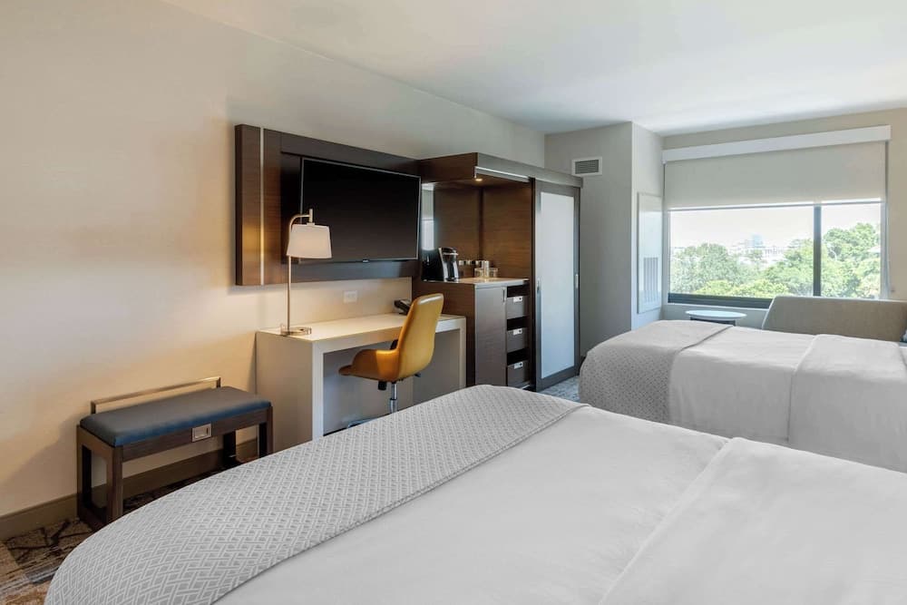DoubleTree by Hilton Charleston Riverview