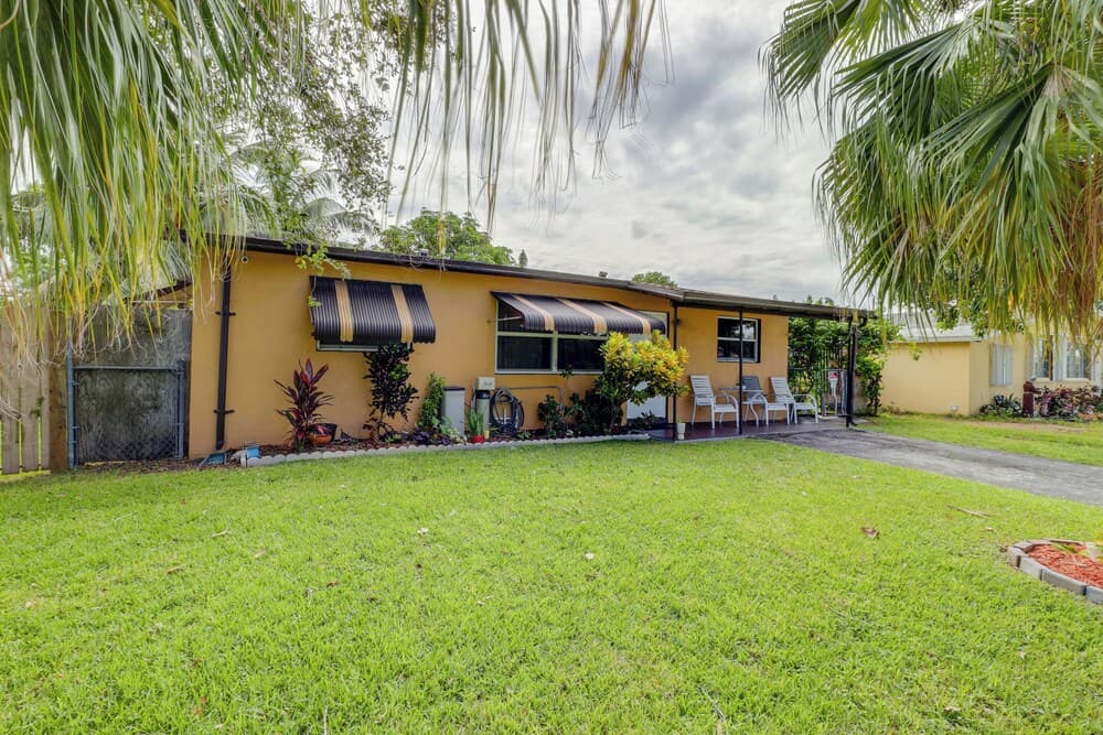 8 Mi to Beach: Pet-friendly Fort Lauderdale Studio