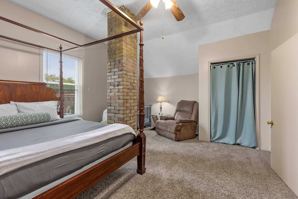 HIstoric 4 BR Near Fulton St