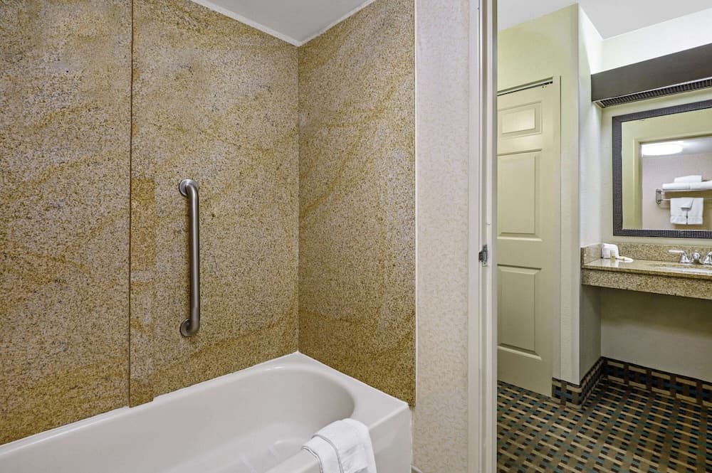 La Quinta Inn by Wyndham Columbia SE / Fort Jackson
