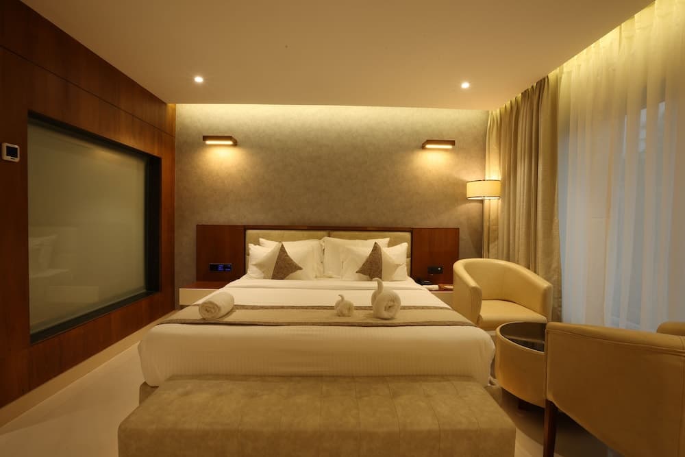 Royal Plaza Suites by RAK Rooms