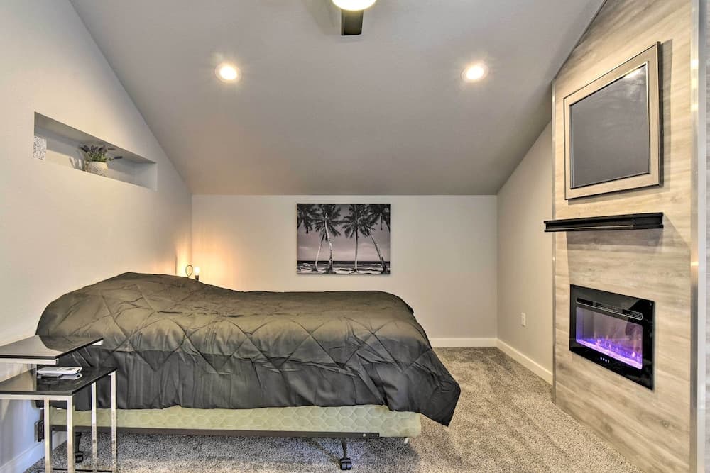 Oregon City Abode ~ 23 Mi to Dtwn Portland!