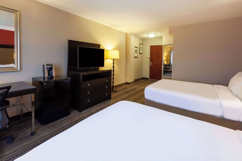 Randolph Hotel Liverpool/Syracuse/Airport West, Trademark