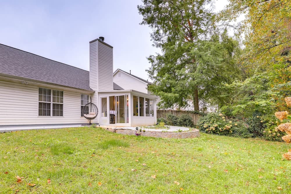 Cozy Georgia Retreat w/ Air Hockey Table & Sunroom