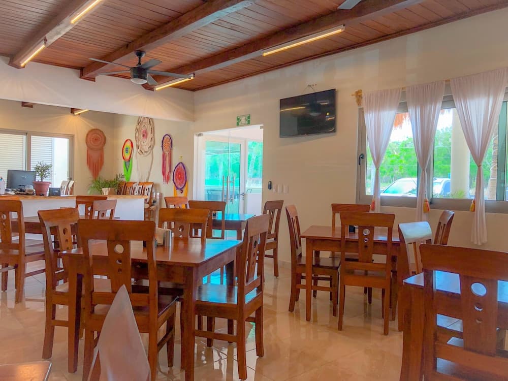 Hotel Hacienda Dos Ojos