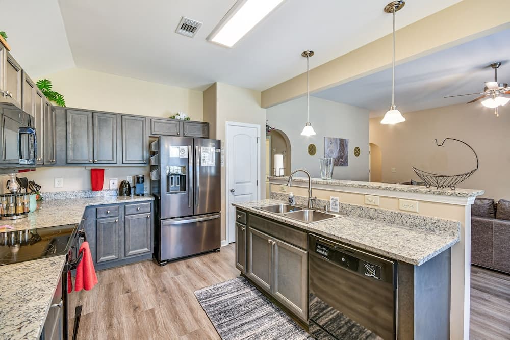 Prattville Home w/ Fire Pit - 2 Mi to Downtown!