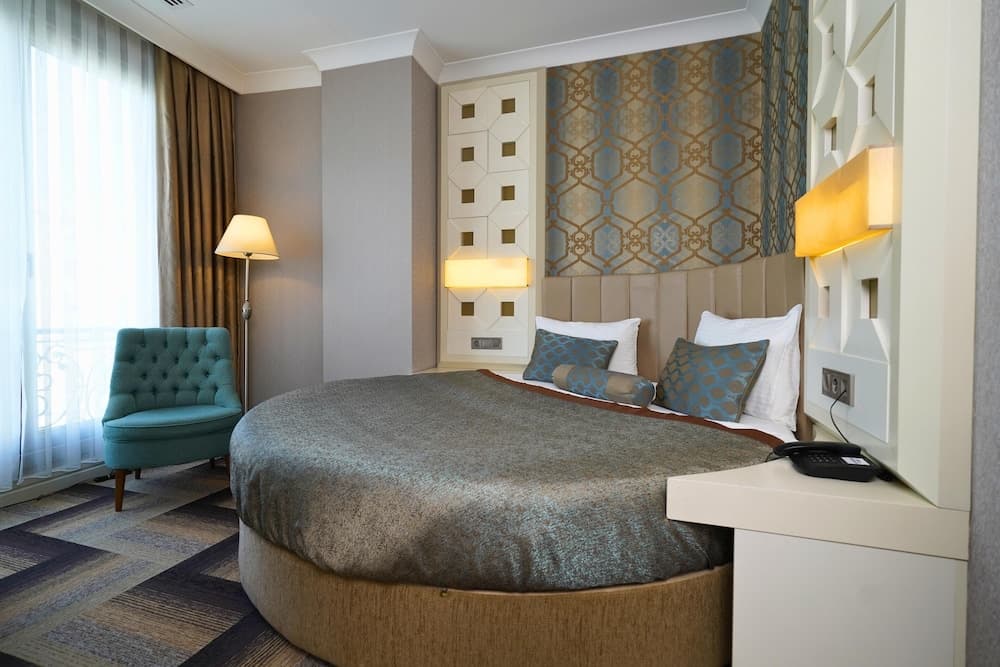 The Grand Mira Hotel