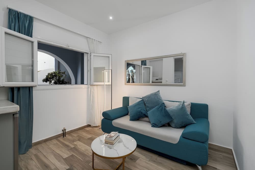 Oasis Suites Fira