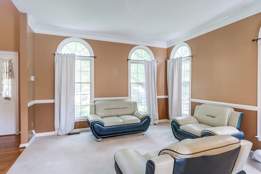 4 Mi to Dulles Airport: Spacious D.c. Area Home