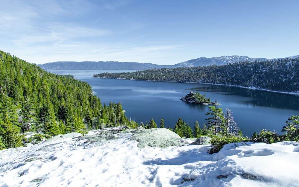 Snowshoe Cabin 3 Decks, BBQ & Hot Tub!