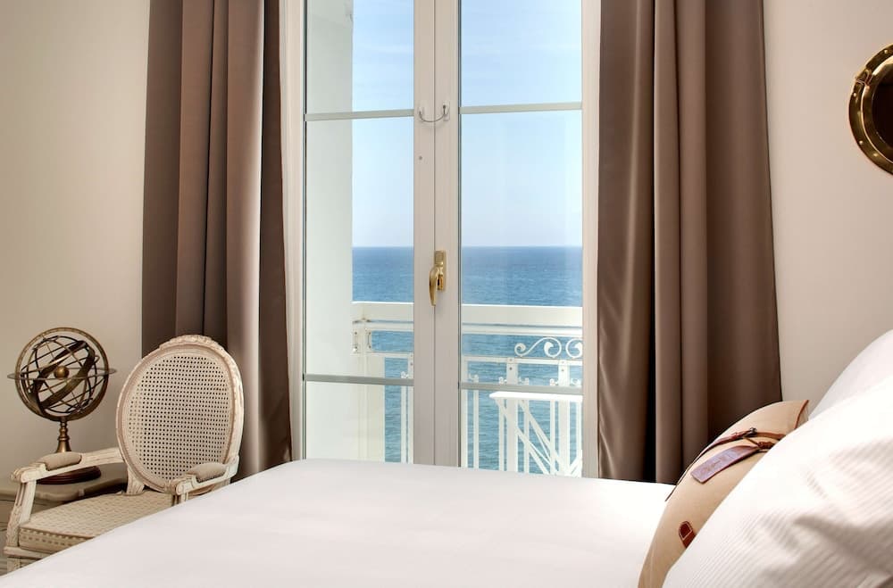 Grand Hotel Des Sablettes Plage, Curio Collection By Hilton