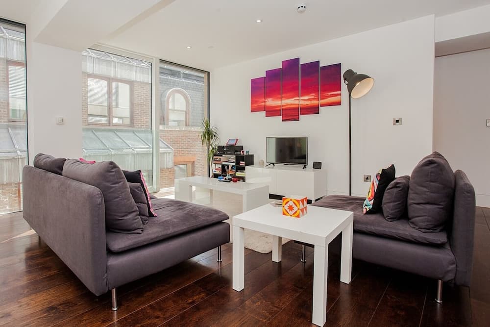 Exquisite 2 Bedroom Apartment In Bank