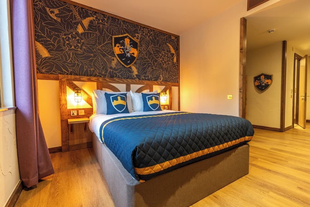 Warwick Castle Hotel and Knight's Village