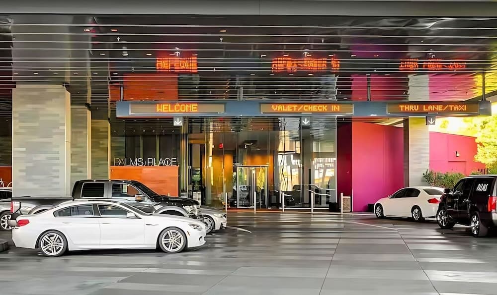 StripSuite Palms Place One Bedroom Hotel/Resort & Casino