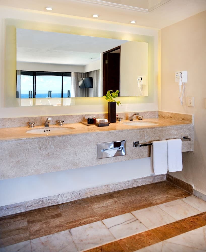 Park Royal Beach Cancun - All Inclusive