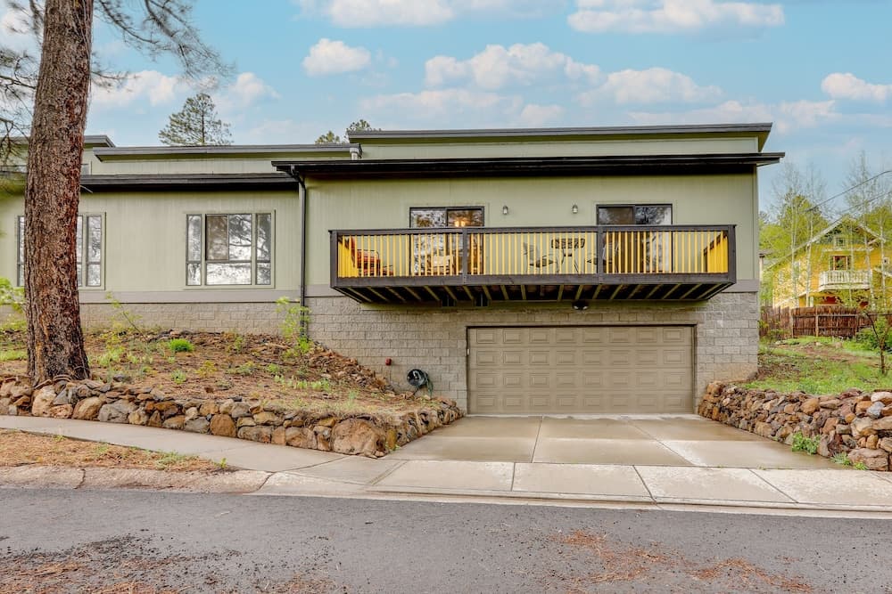Spacious Flagstaff House: 1 Mi to Downtown!