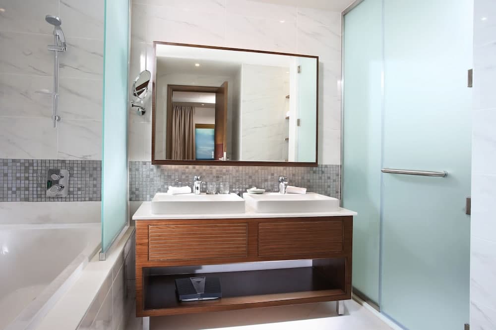 Metropolitan Hotel Dubai