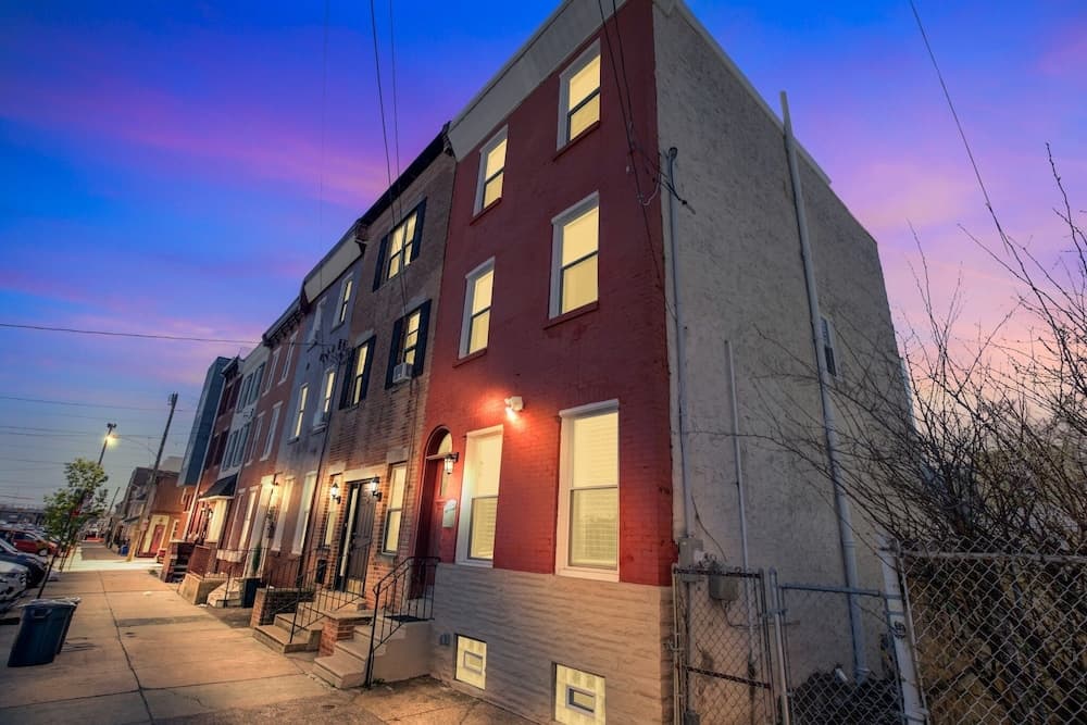 Enjoy Your Stay In This Amazing Location In Philadelphia! 4 Bedroom Home by RedAwning