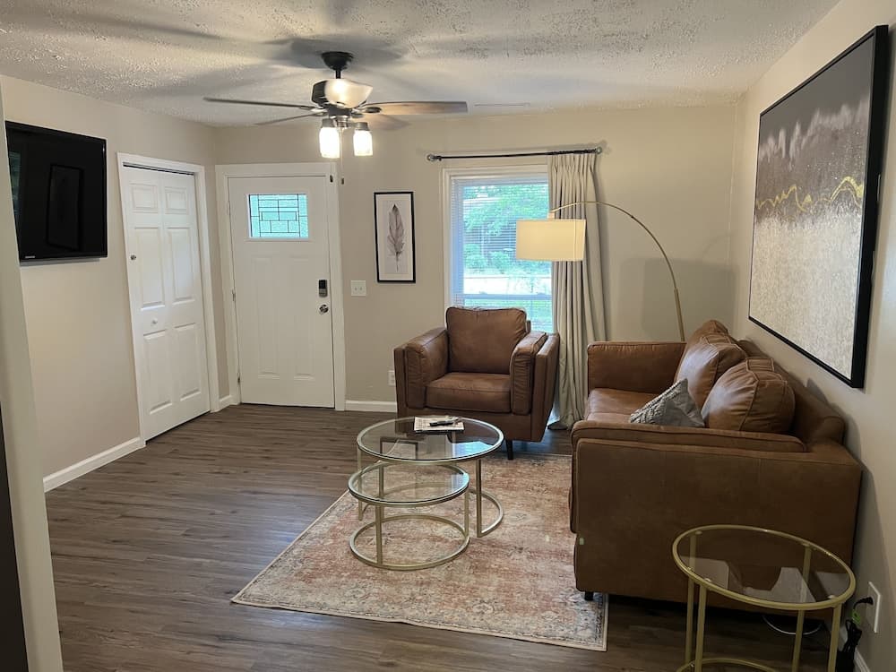 Cozy And Peaceful - Great Outdoor Space 3 Bedroom Home by Redawning
