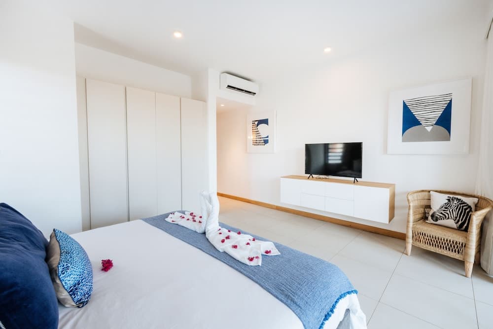 Mythic Suites & Villas by MJ Holidays