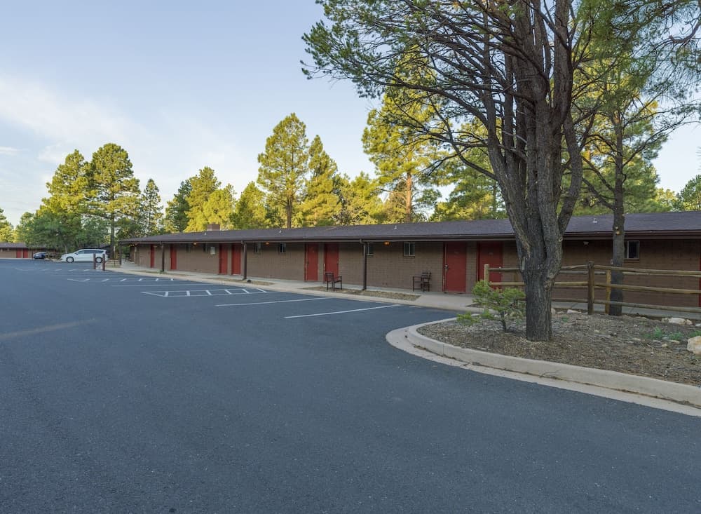 Yavapai Lodge