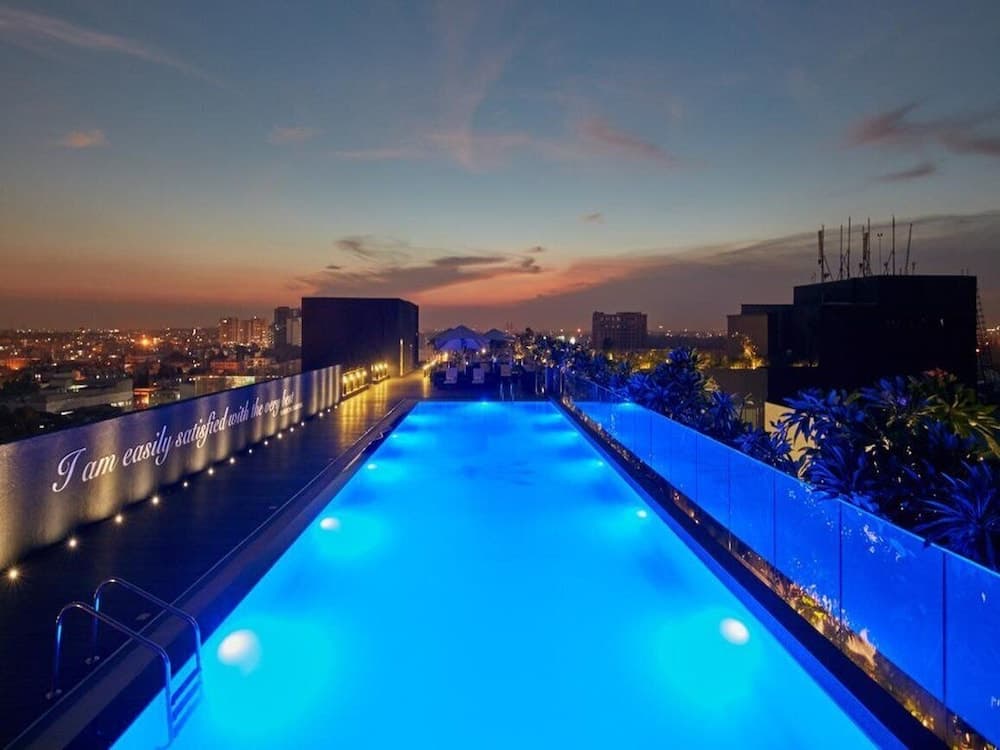 The Waverly Hotel & Residences
