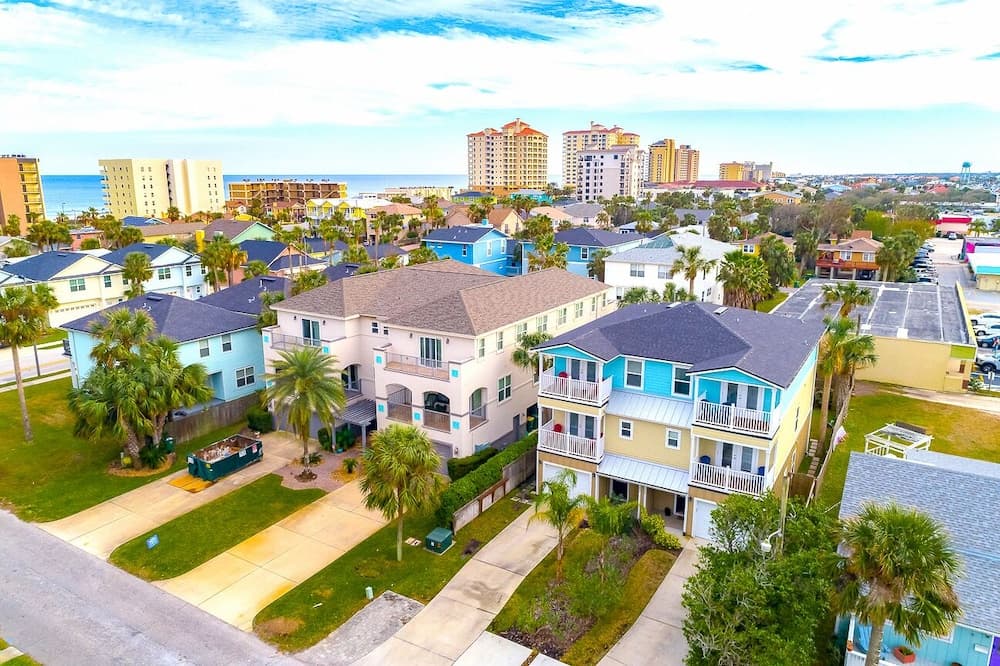 Luxury Living II - Modern Beach Townhouse