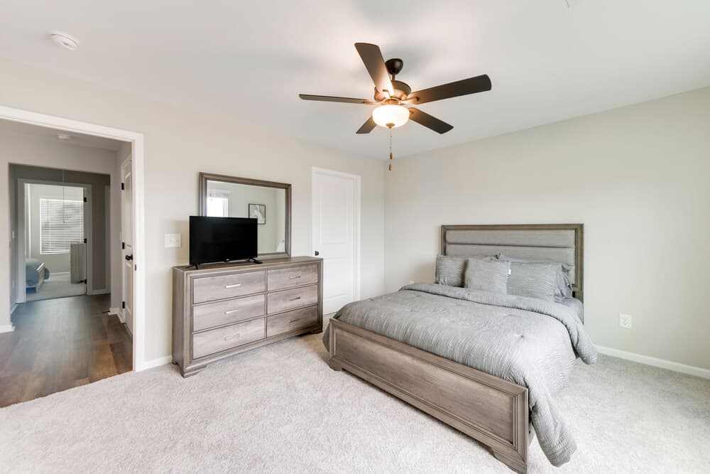 5 Mi to Auburn University: Sleek Townhome w/ Patio