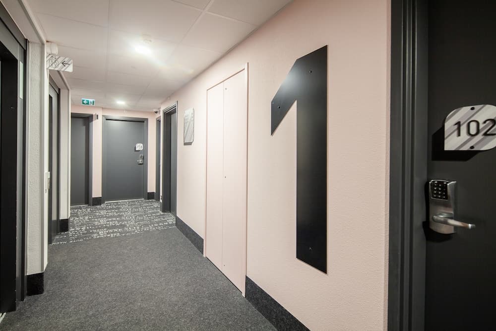 B&B HOTEL MASSY Gare TGV