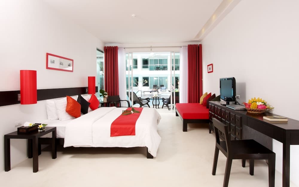 The Old Phuket - Karon Beach Resort