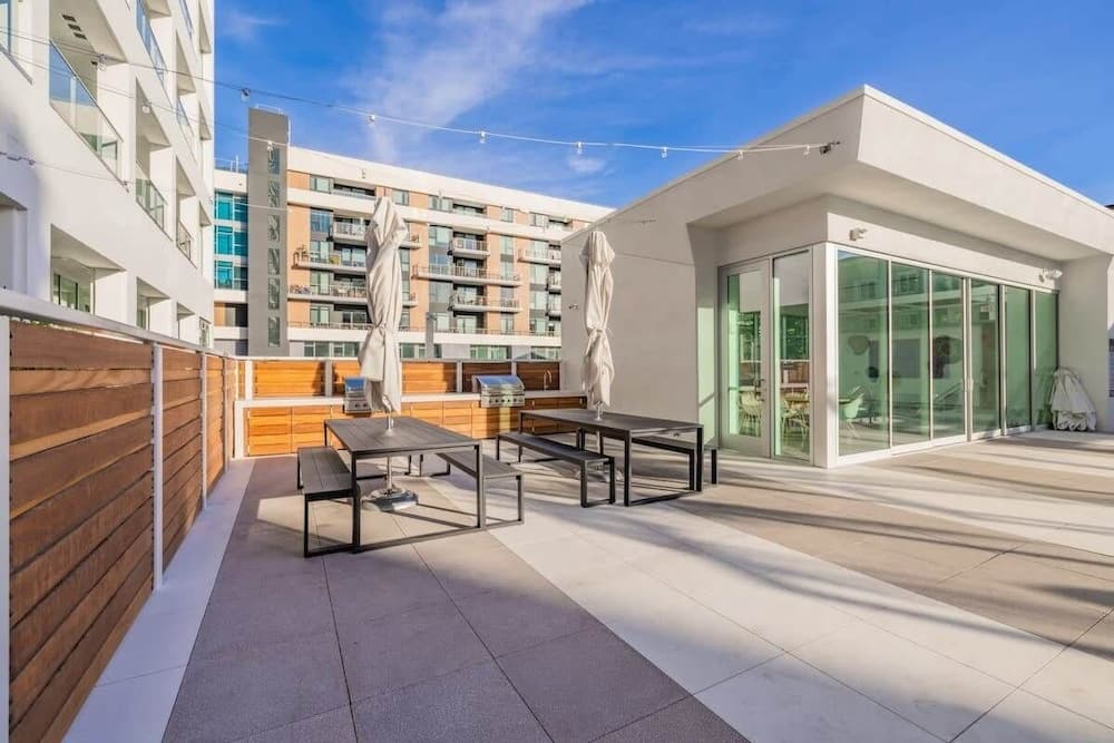 @ Marbella Lane - Grand 2BR w/ Beach & Ocean Views