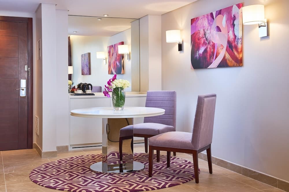 Mercure Dubai Barsha Heights Hotel Suites And Apartments