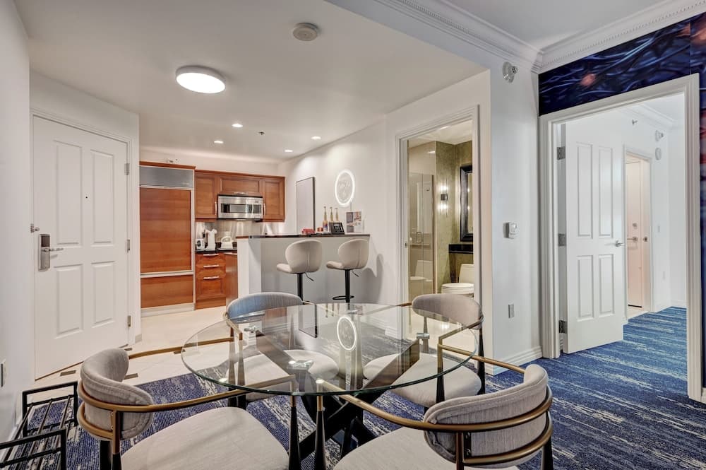 Suite Hub LV at Signature Sphere View
