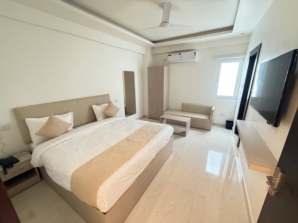HOTEL CROWN PLAZA