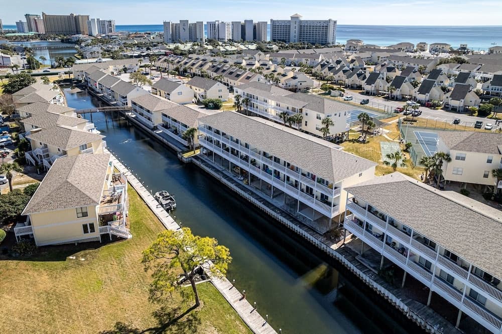 Sandpiper Cove 9203 2 Bedroom Condo by RedAwning