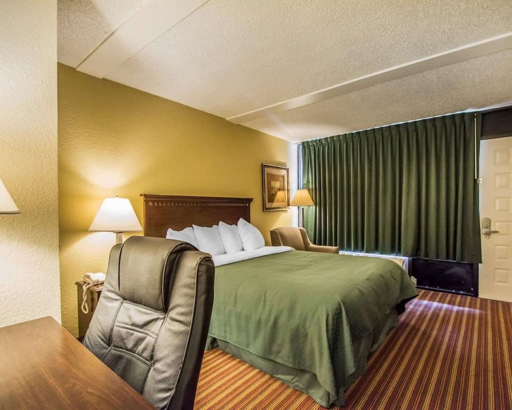 Quality Inn & Suites at Tropicana Field