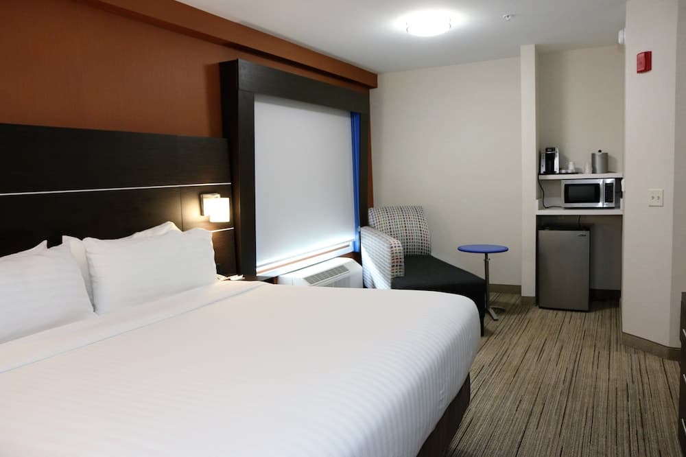 Holiday Inn Express & Suites Alabaster by IHG