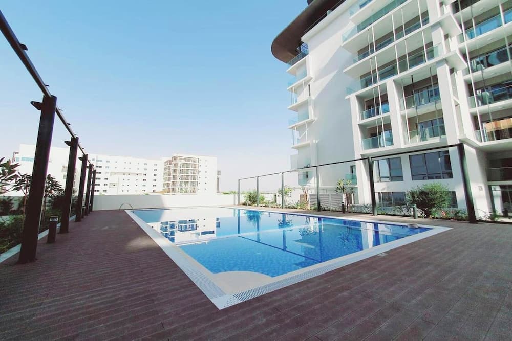 Bloomfields Lavish STU in Oasis Masdar