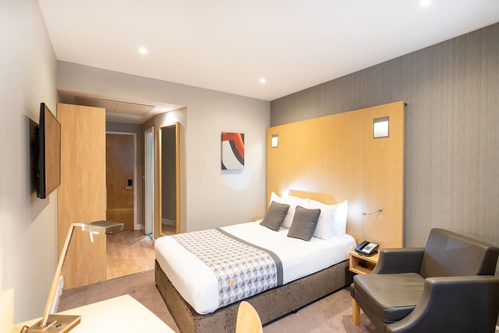 Holiday Inn London - Luton Airport by IHG