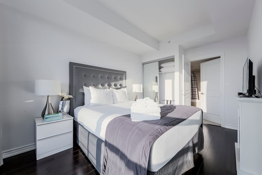 Canada Suites on Bay