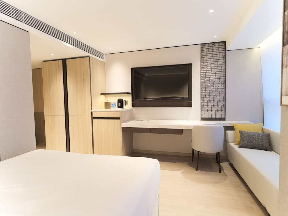 The Bauhinia Hotel - Central