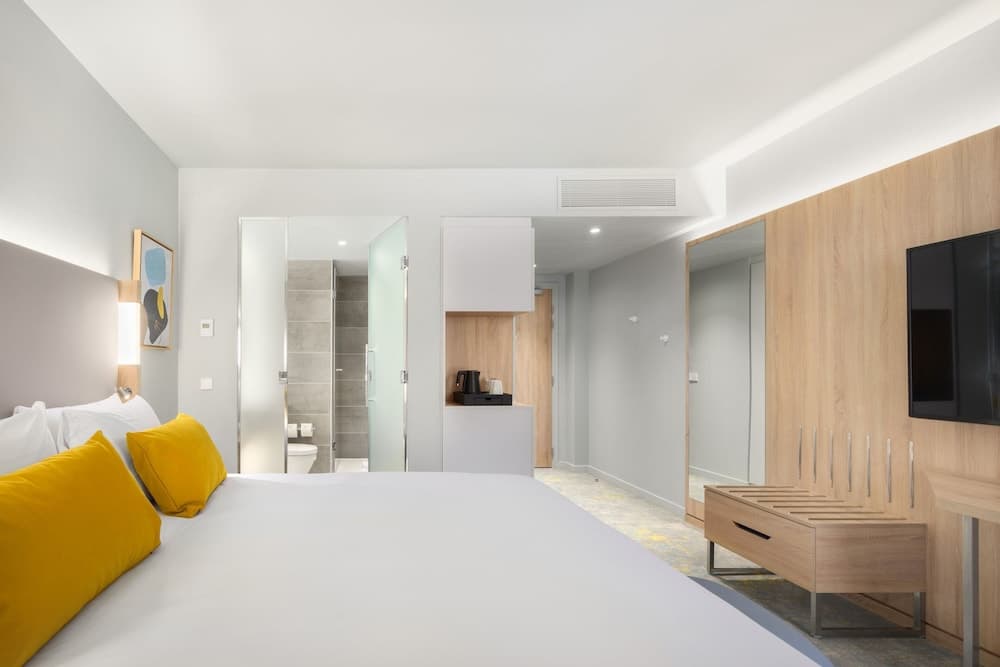 Courtyard by Marriott Paris Charles de Gaulle Central Airport