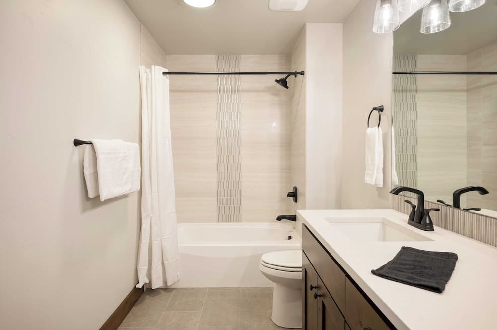 Starview at Brasada Ranch Resort by Avantstay Stunning Home w/ Hottub & Close To World Class Golf!