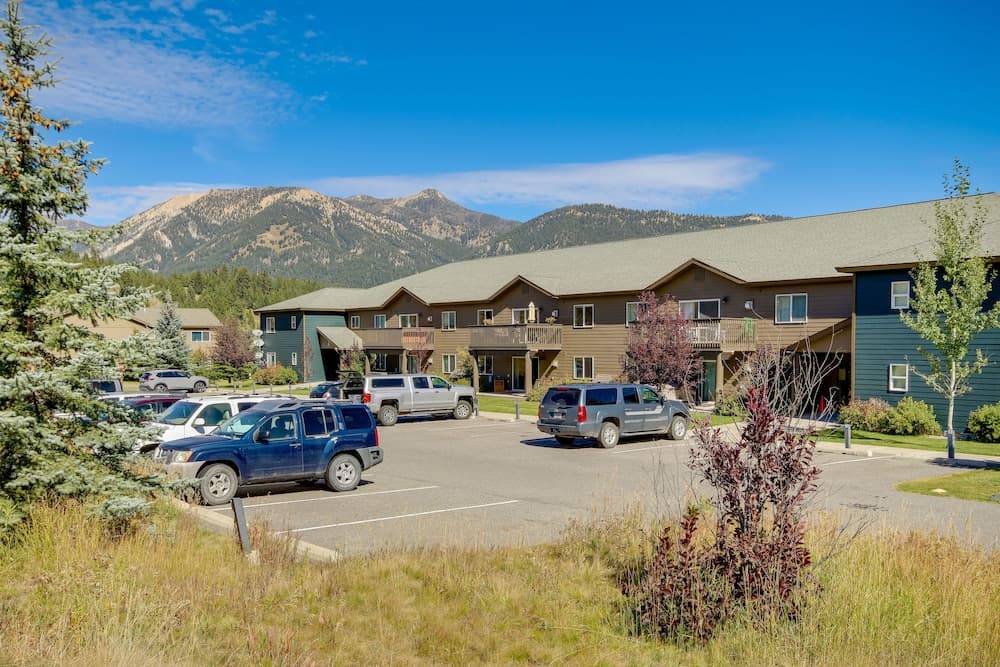 Big Sky Condo - Patio, Fireplace & Mountain Views