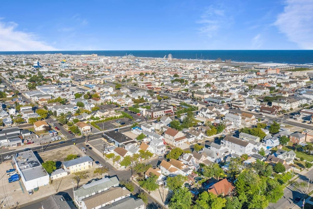 Nautical Wildwood Apt - Walk to the Beach!