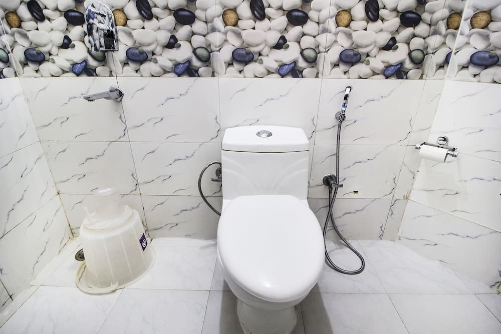 Fabhotel Rajathi Holiday Peak