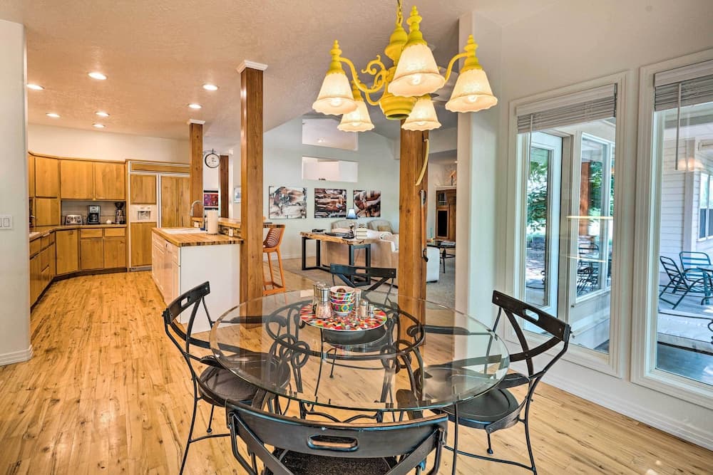 Luxe Boise Home w/ Patio: Golf, Hike, Explore