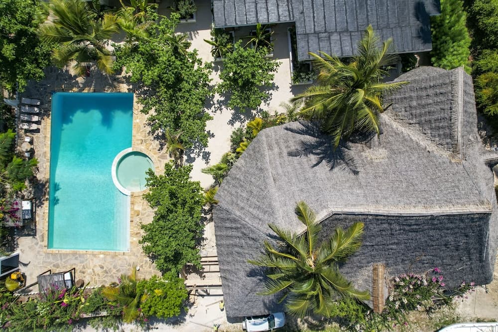 Tropical Boutique Hotel & Resto