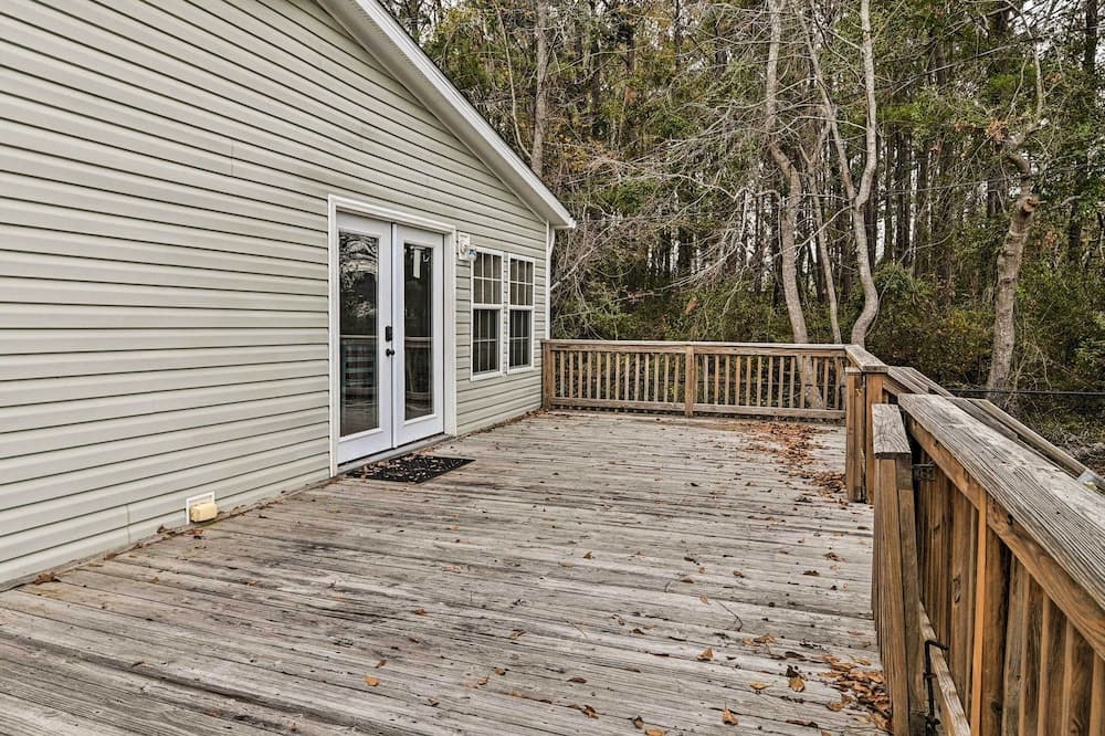 Cozy Murrells Inlet Home ~ 3/4 Mi to Beach!